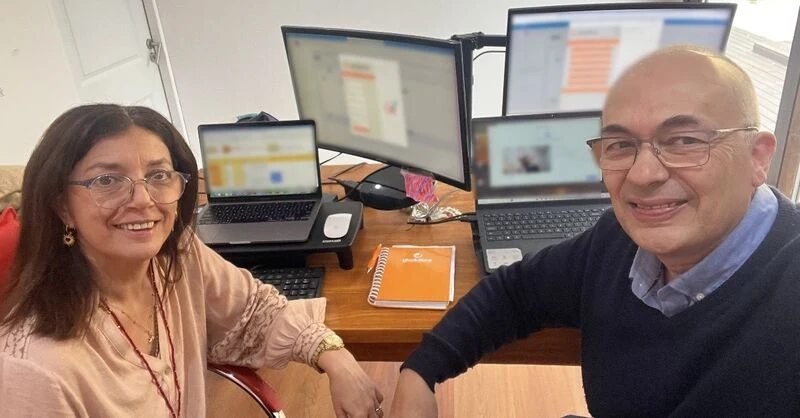 Adán Díaz y Beatriz Hagobian, Dirección de GT Solutions, en una instancia de trabajo