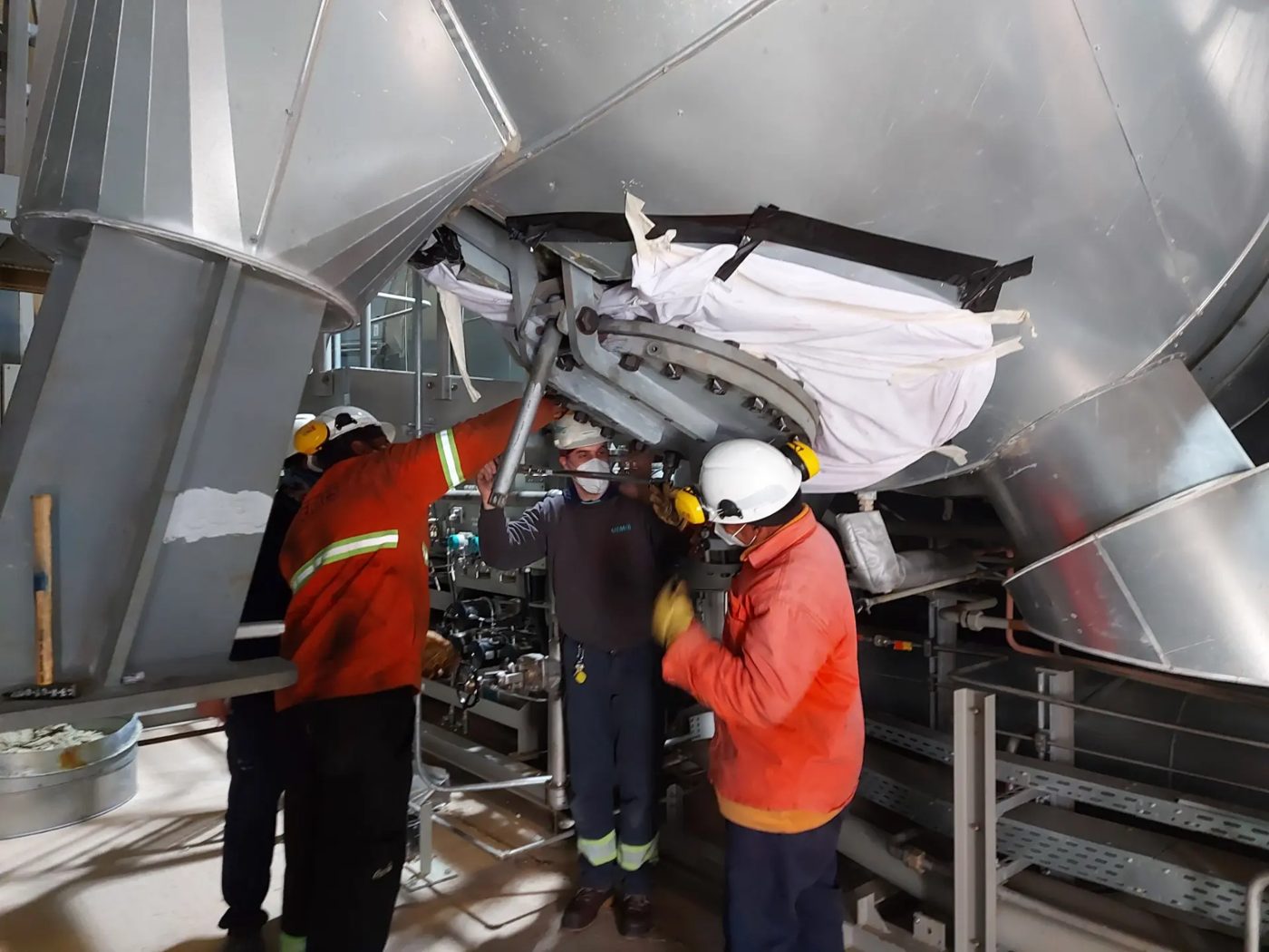 Intervención técnica en equipo de planta industrial